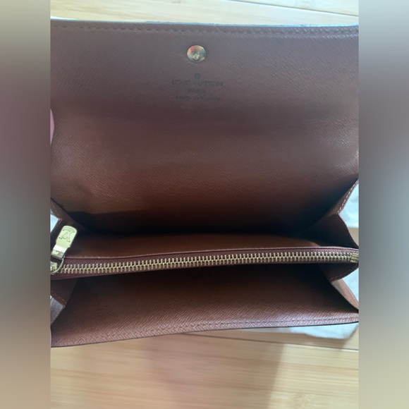 (SOLD) Louis Vuitton Sarah wallet - Picture 4 of 5
